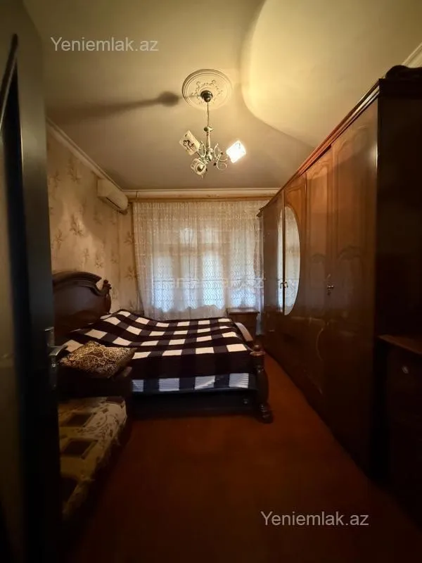 Satılır 3 otaqlı köhnə tikili 85 m²