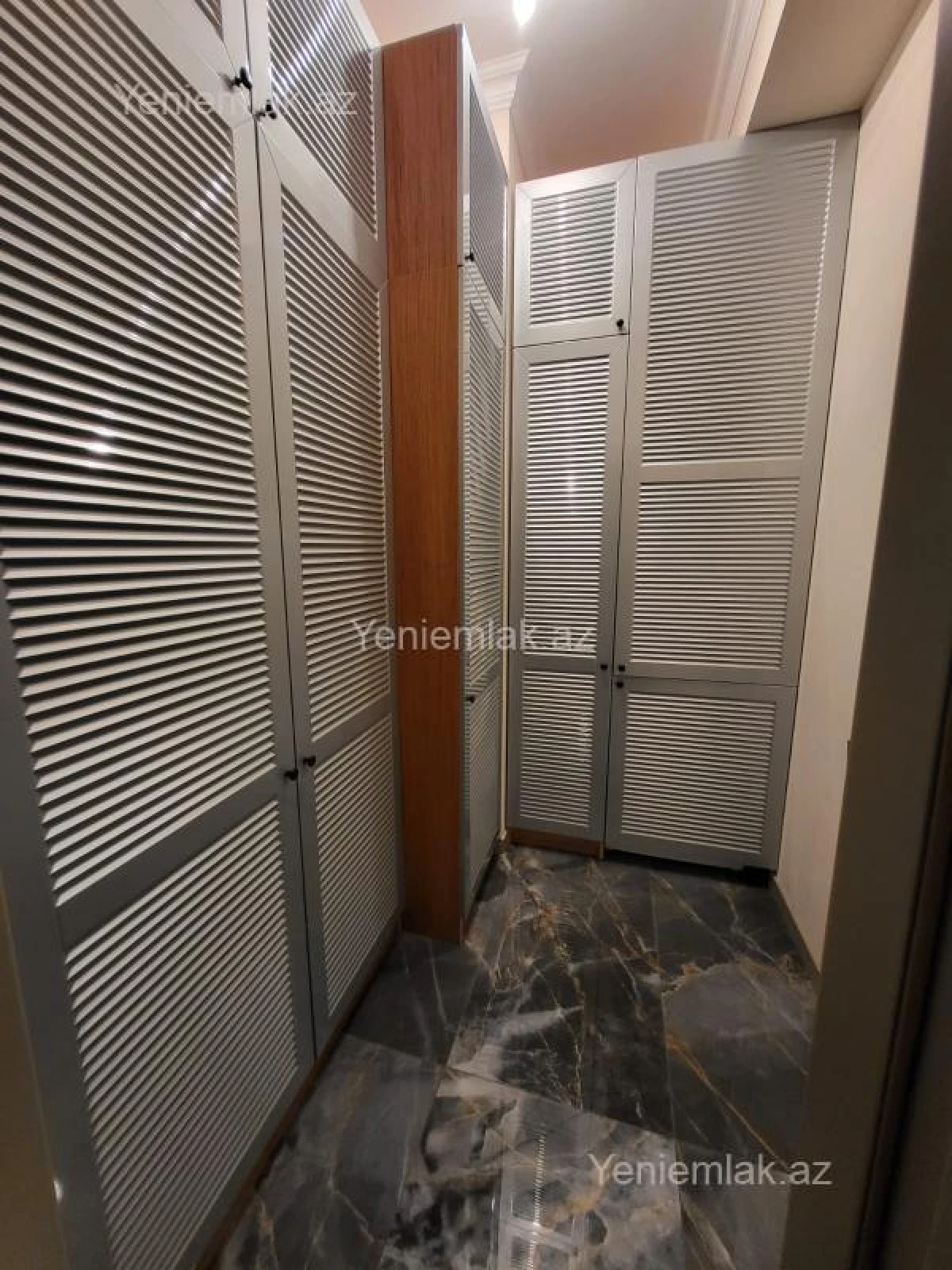 Satılır 3 otaqlı yeni tikili 110 m²