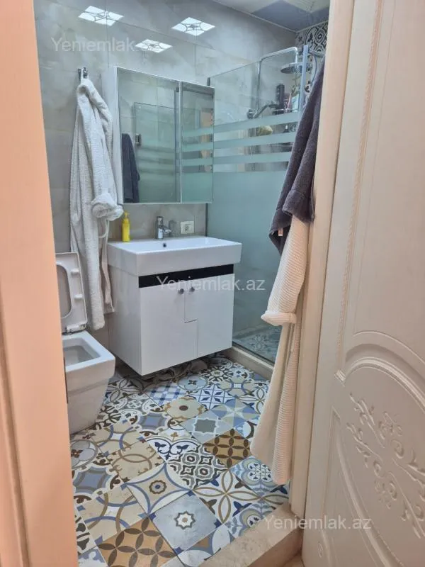 Satılır 2 otaqlı yeni tikili 70 m²
