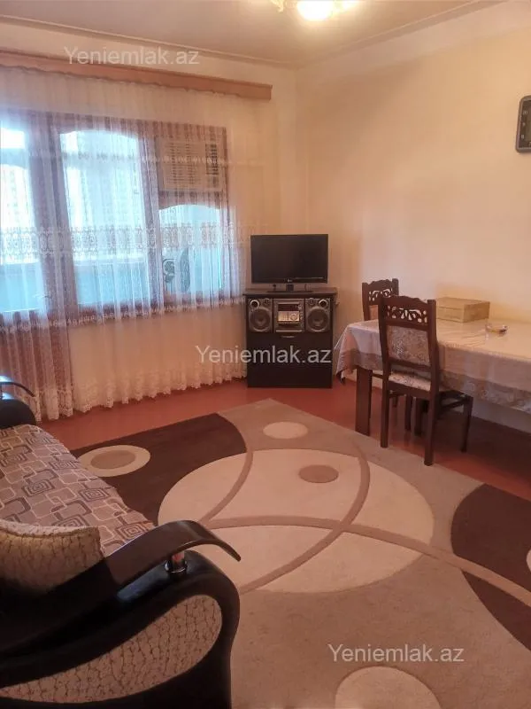 Satılır 3 otaqlı köhnə tikili 72 m²