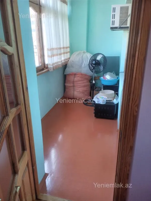 Satılır 3 otaqlı köhnə tikili 72 m²
