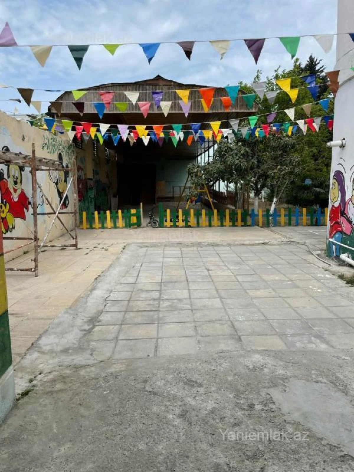 Satılır 7 otaqlı həyət evi 560 m²