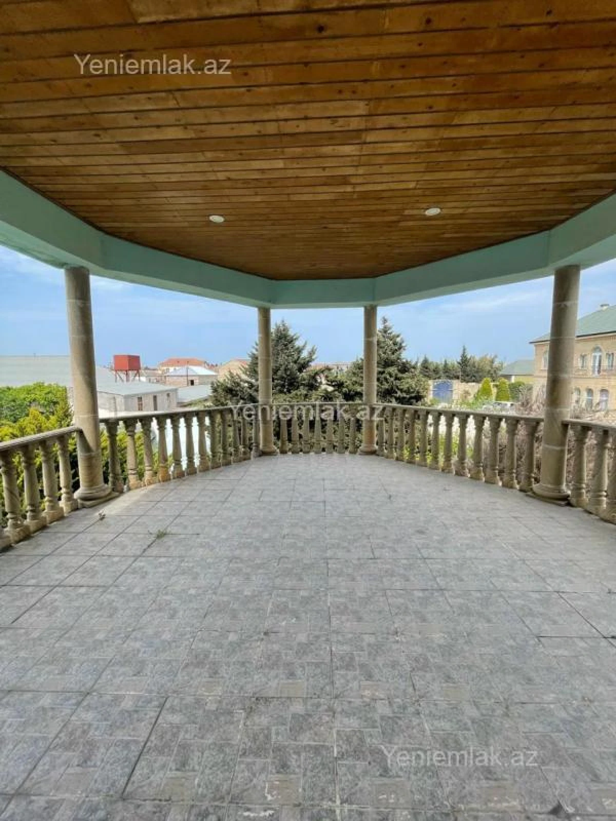 Satılır 7 otaqlı həyət evi 560 m²