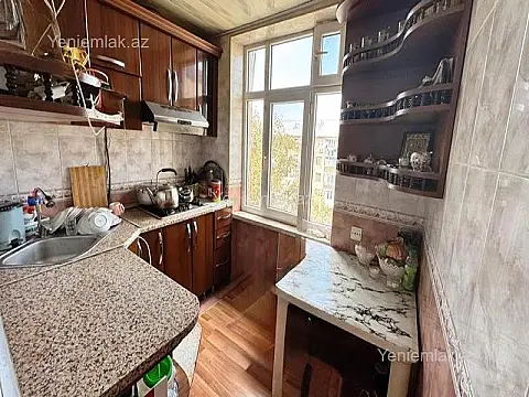 Satılır 3 otaqlı köhnə tikili 65 m²