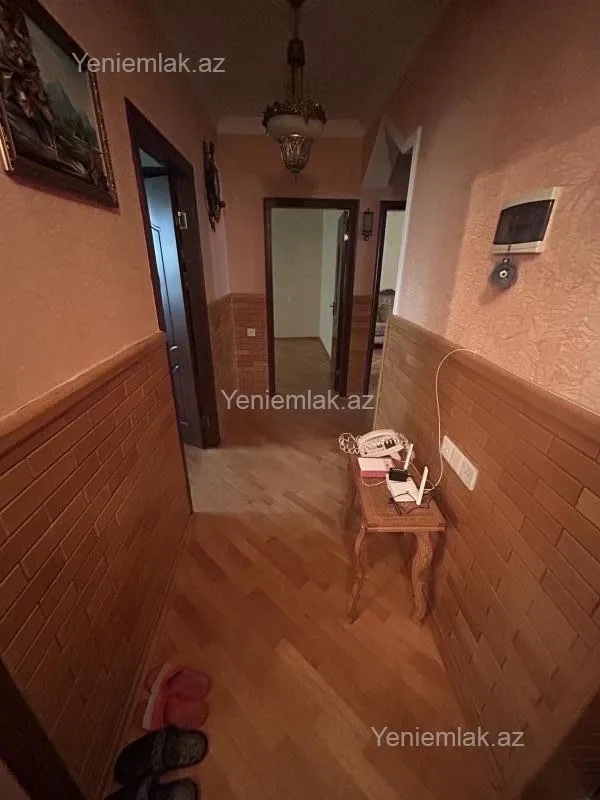 Satılır 4 otaqlı köhnə tikili 100 m²