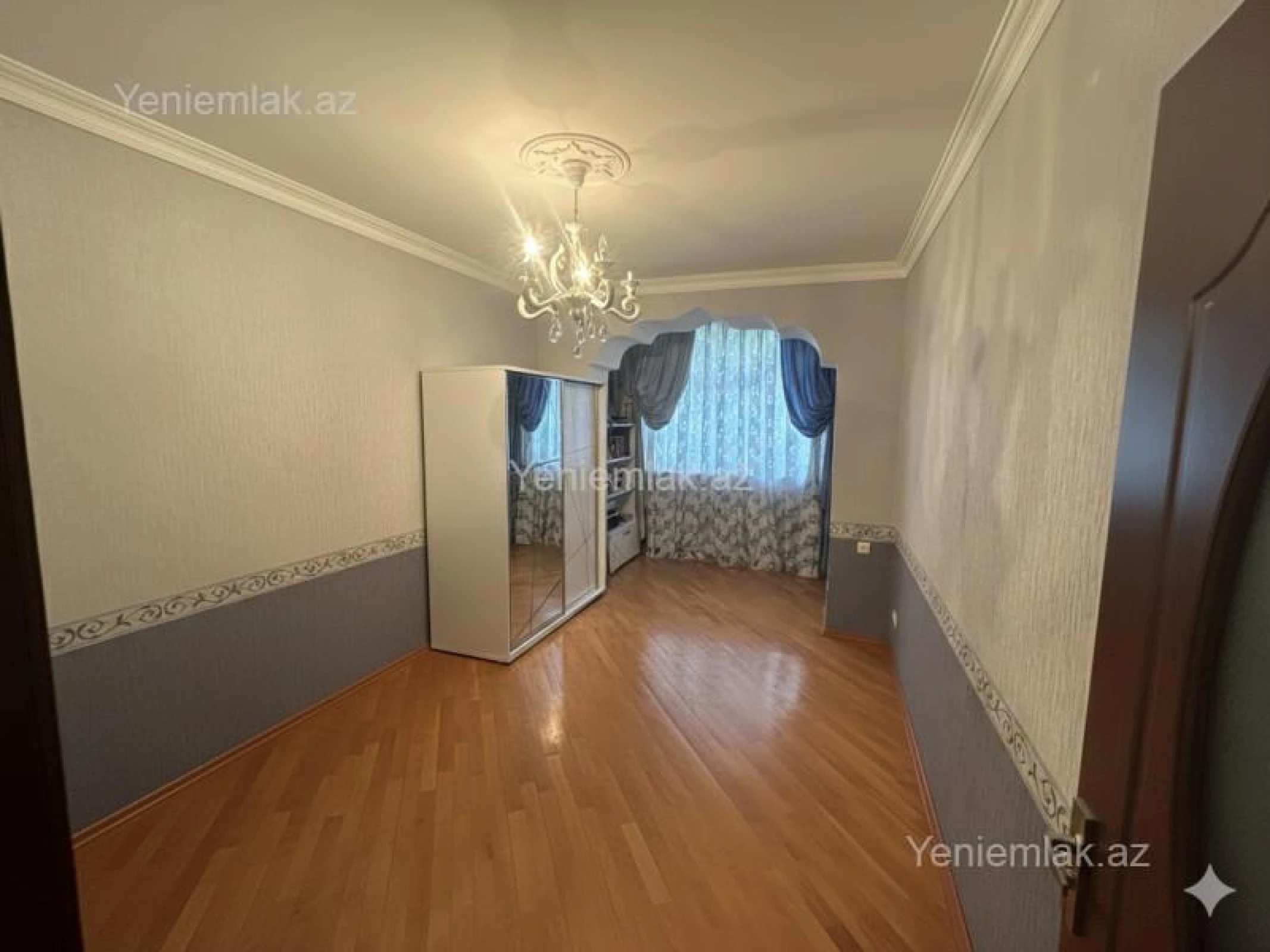 Satılır 4 otaqlı köhnə tikili 100 m²