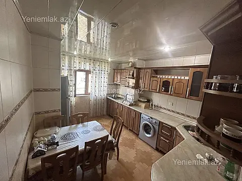 Satılır 4 otaqlı köhnə tikili 100 m²