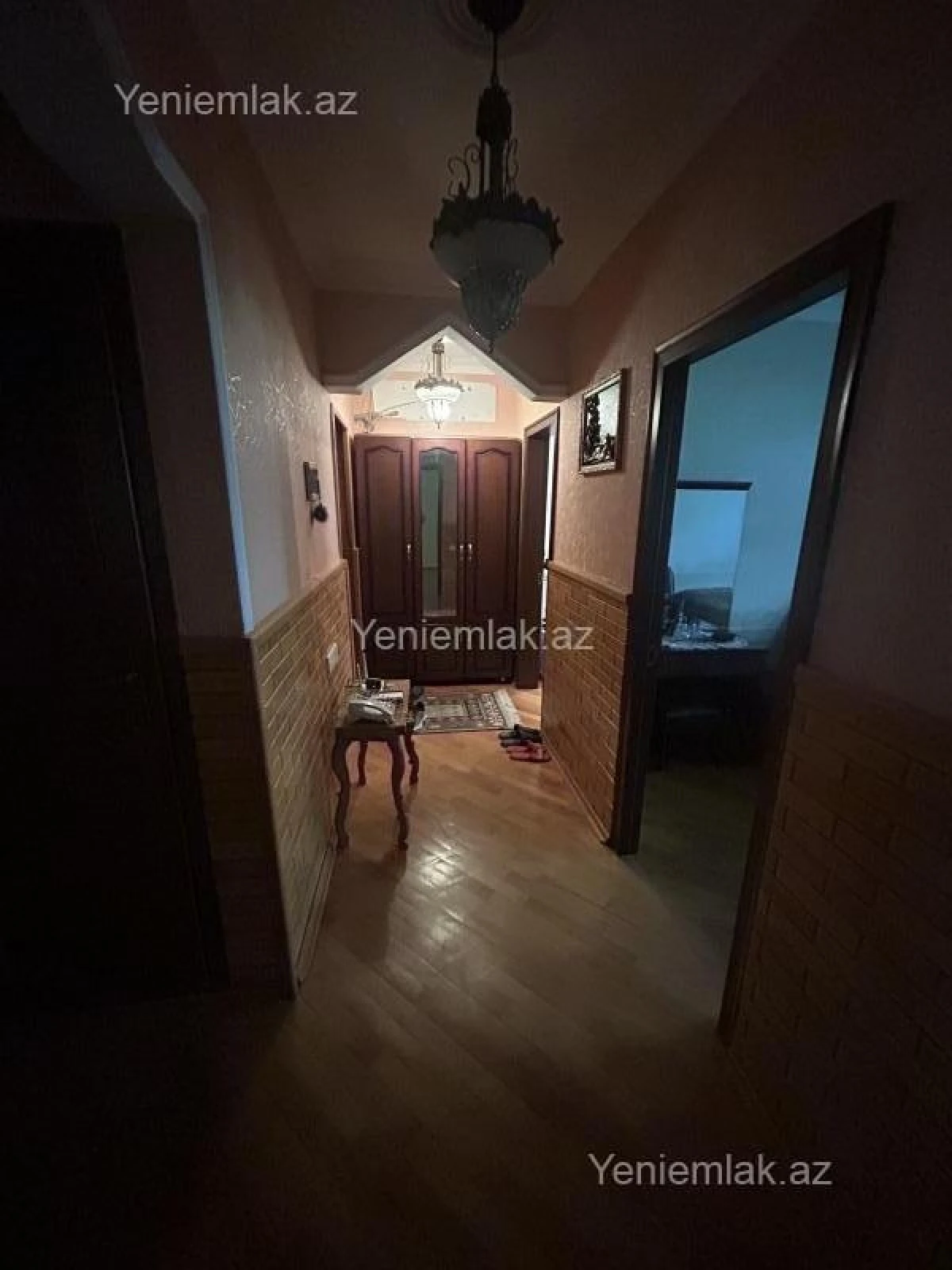 Satılır 4 otaqlı köhnə tikili 100 m²