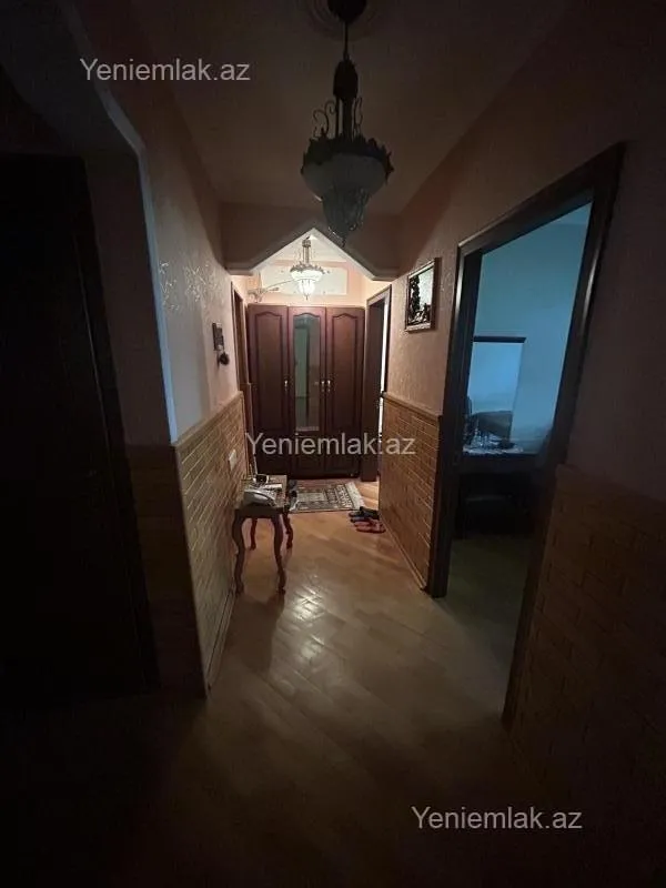 Satılır 4 otaqlı köhnə tikili 100 m²