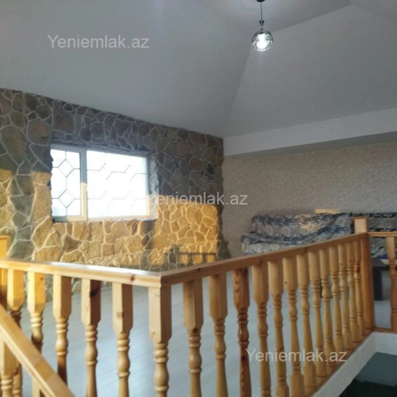 Satılır 9 otaqlı həyət evi 270 m²