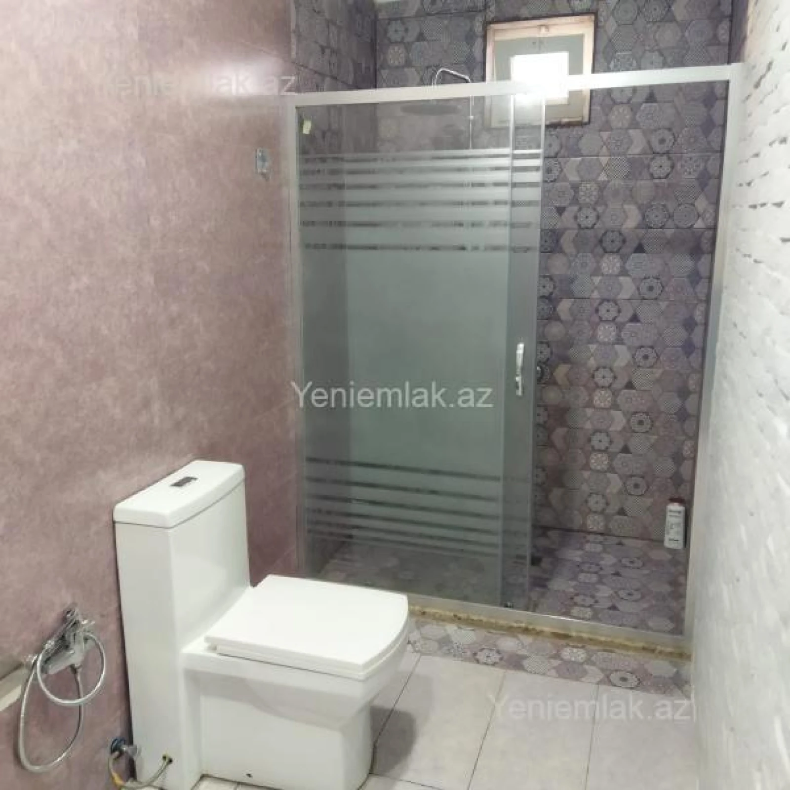 Satılır 9 otaqlı həyət evi 270 m²