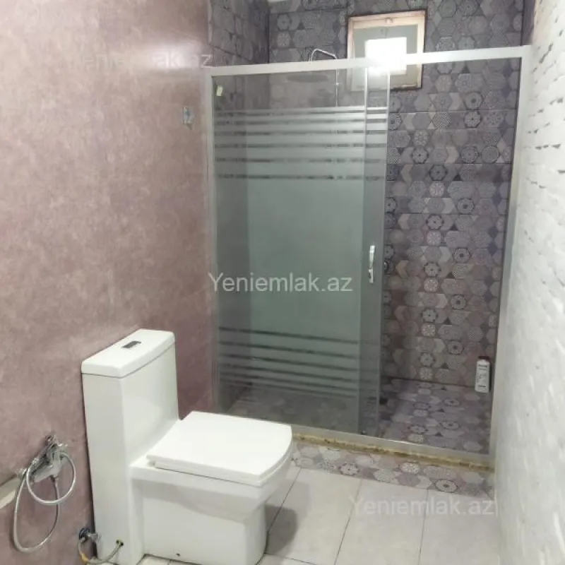 Satılır 9 otaqlı həyət evi 270 m²