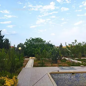 Satılır 9 otaqlı həyət evi 270 m²