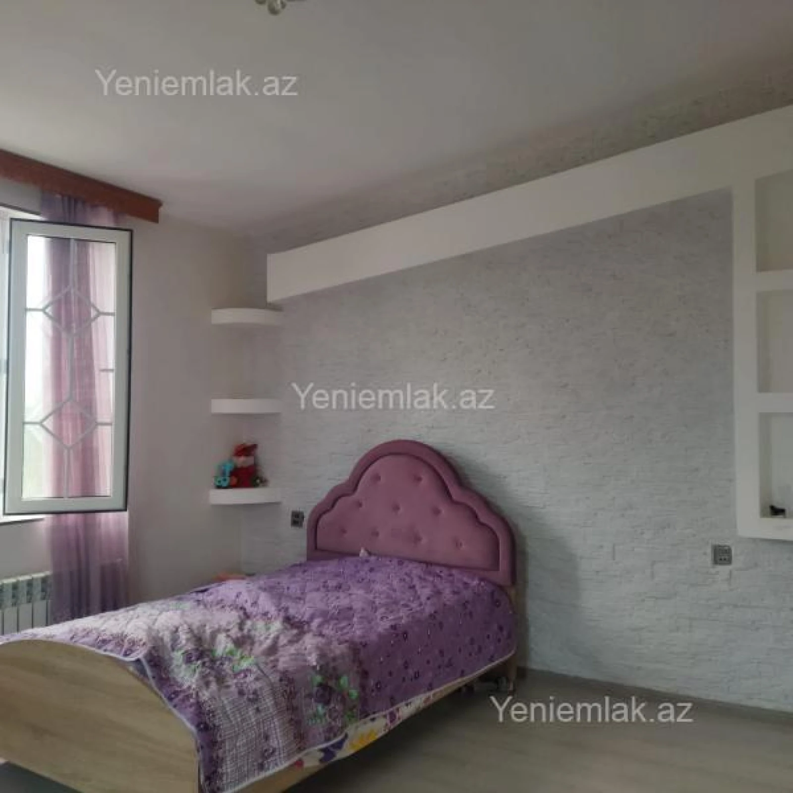 Satılır 9 otaqlı həyət evi 270 m²
