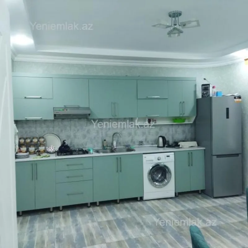 Satılır 9 otaqlı həyət evi 270 m²