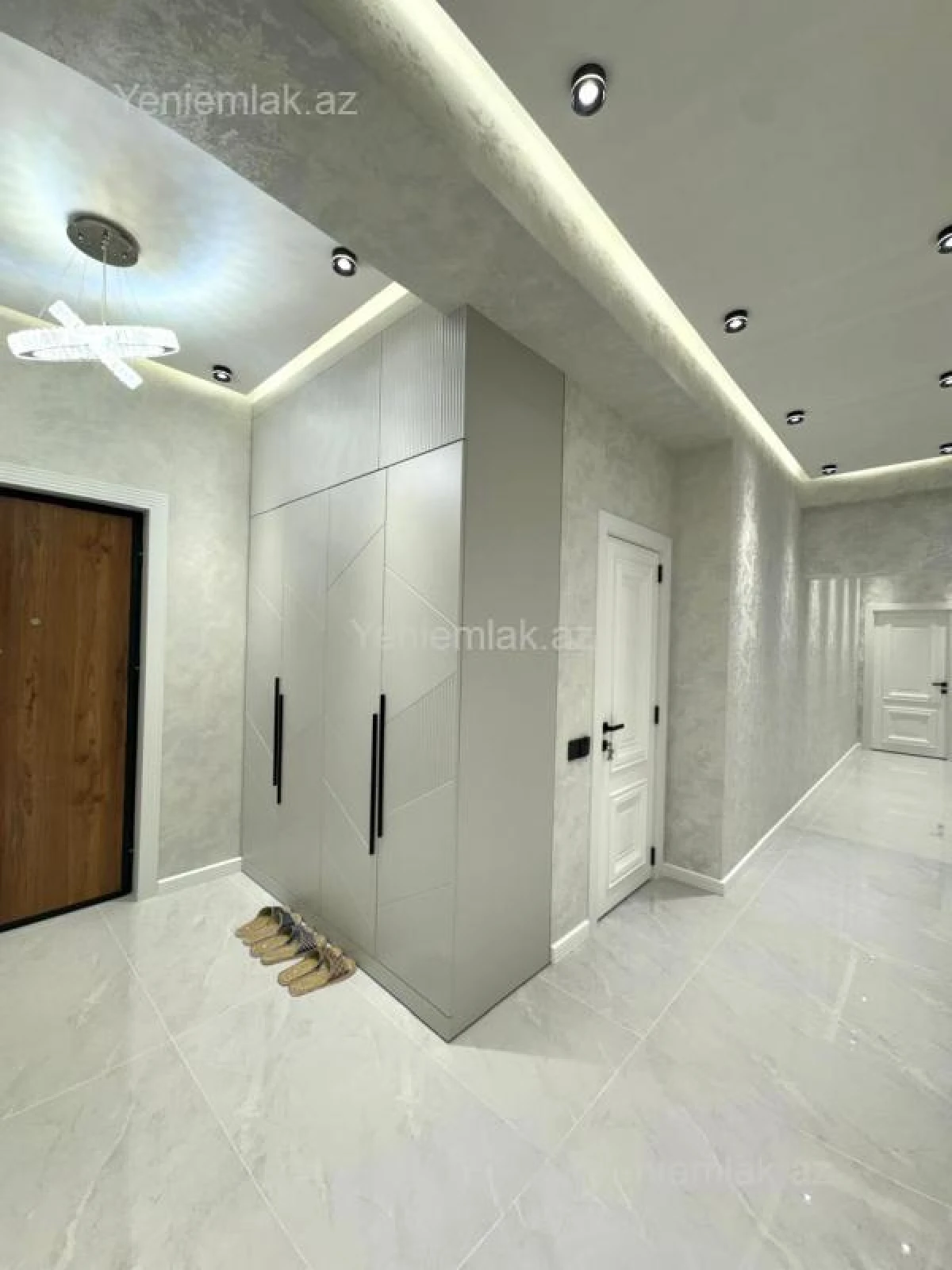 Satılır 3 otaqlı yeni tikili 105 m²