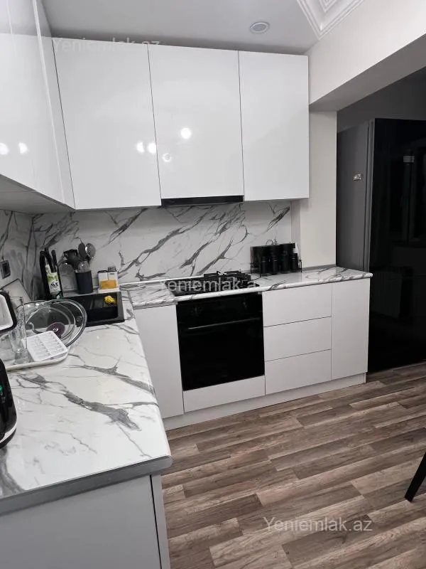 Satılır 3 otaqlı köhnə tikili 85 m²
