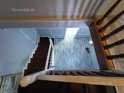 Satılır 6 otaqlı həyət evi 200 m²