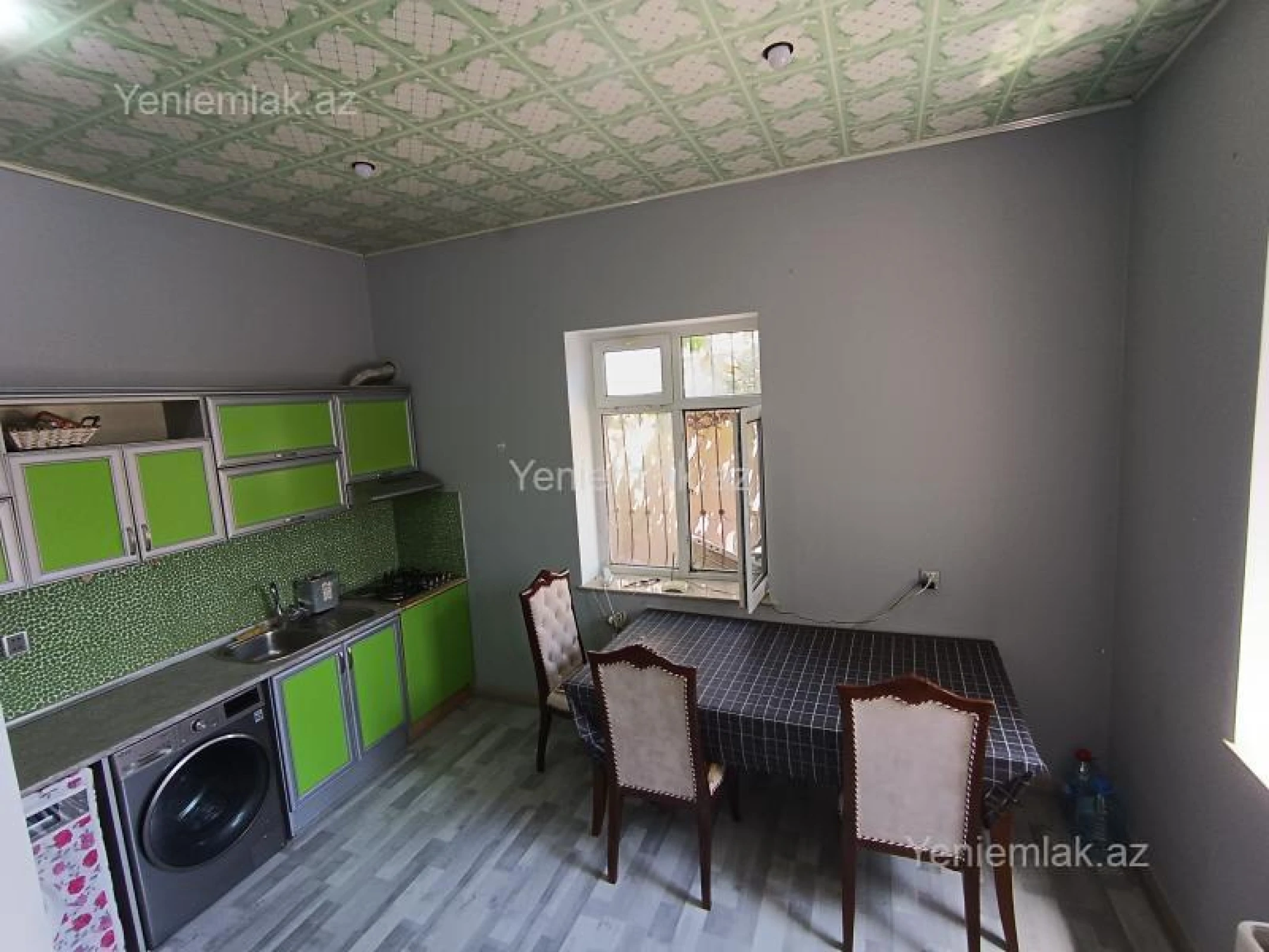 Satılır 6 otaqlı həyət evi 200 m²