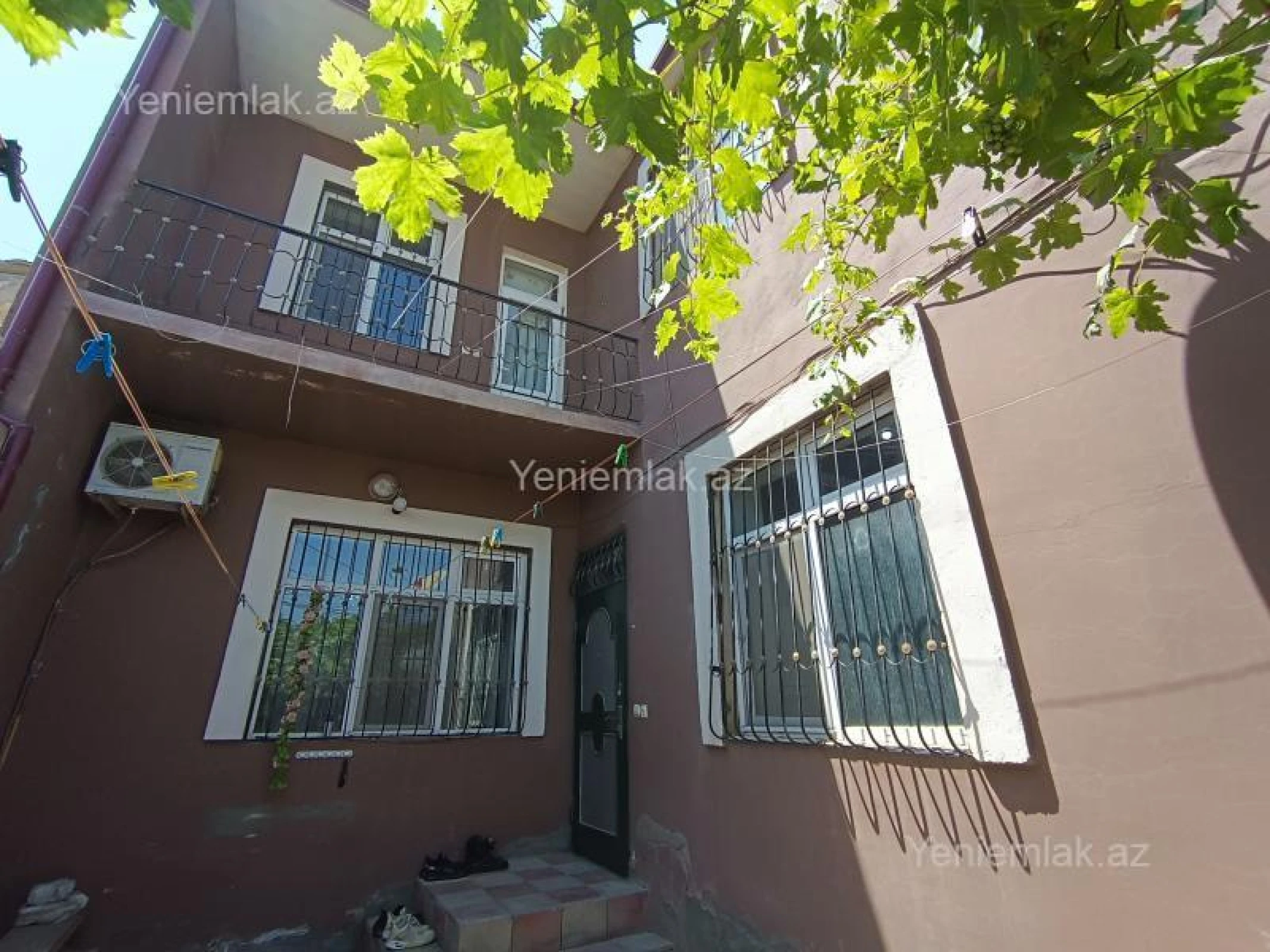 Satılır 6 otaqlı həyət evi 200 m²