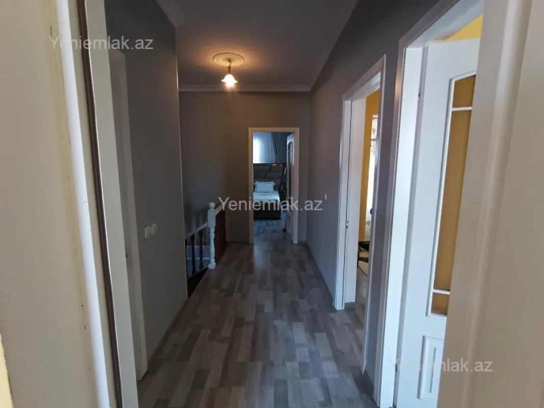 Satılır 6 otaqlı həyət evi 200 m²