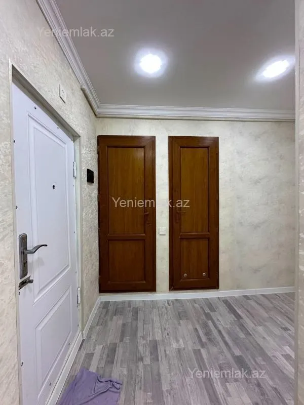 Satılır 2 otaqlı köhnə tikili 65 m²