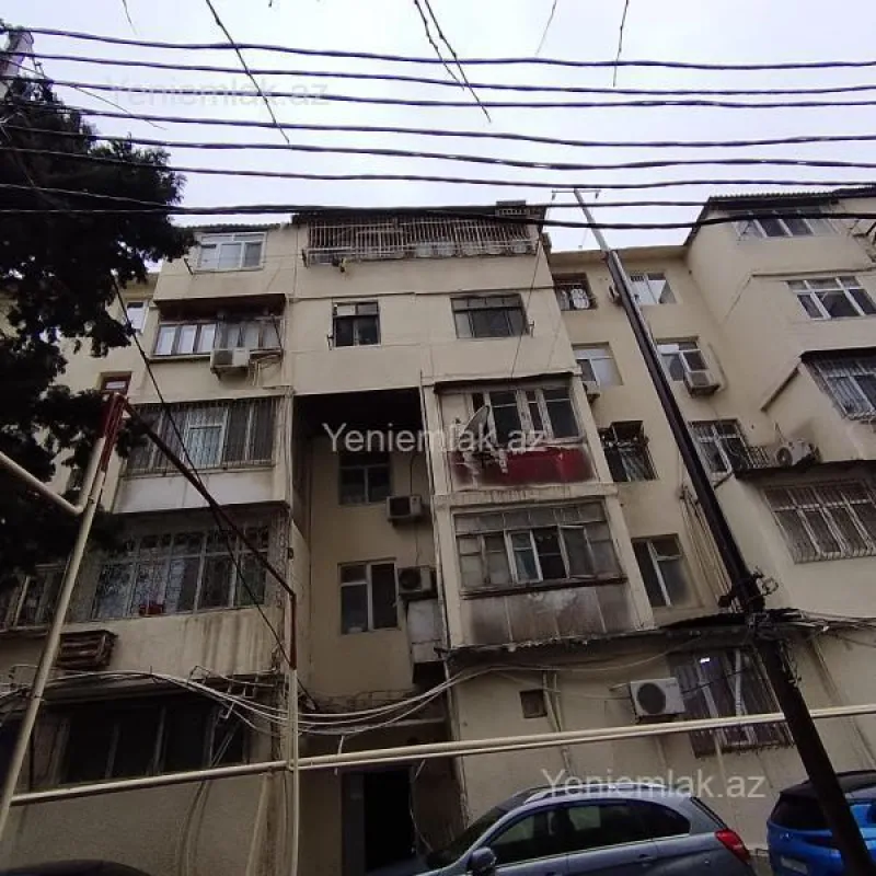 Satılır 2 otaqlı köhnə tikili 60 m²