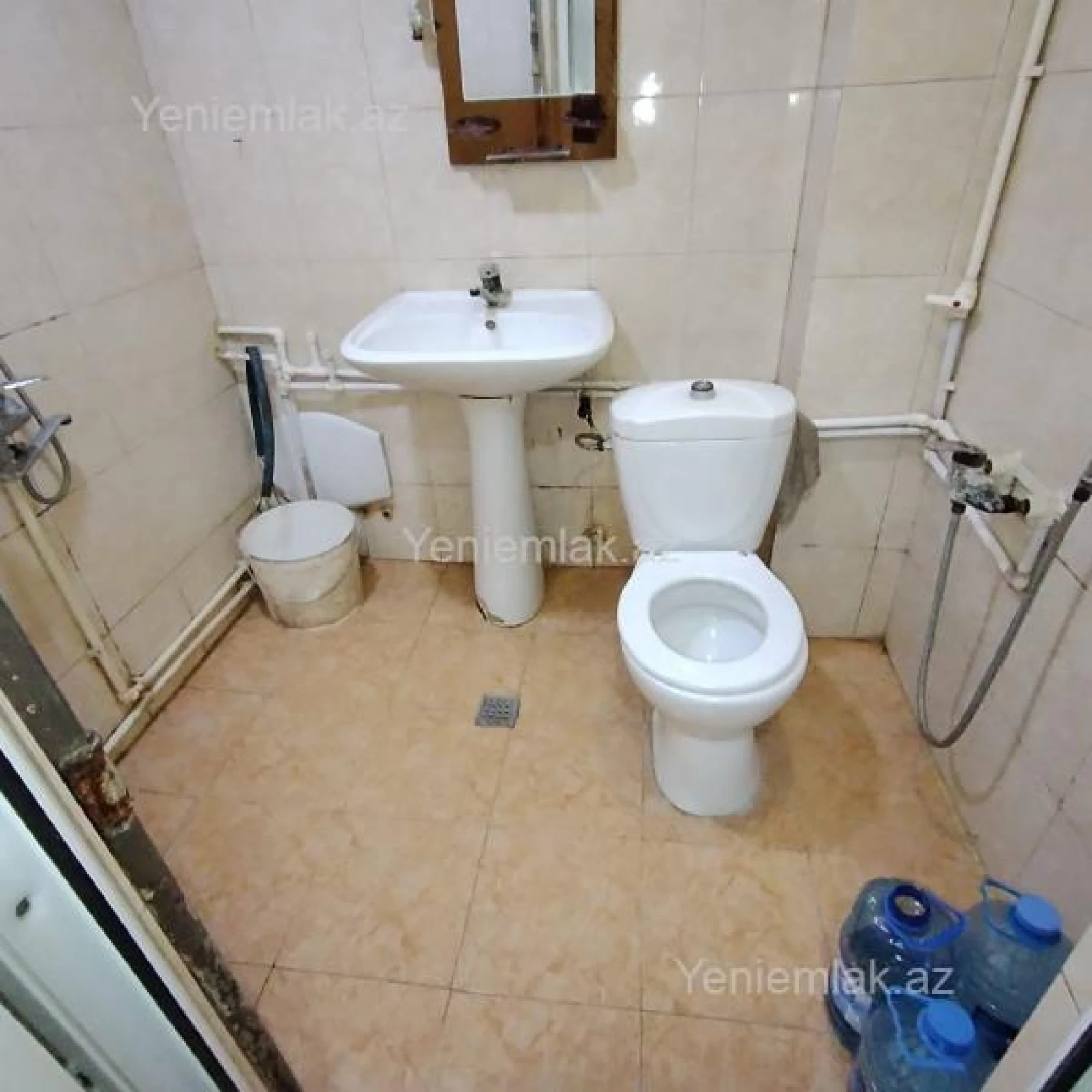 Satılır 2 otaqlı köhnə tikili 60 m²