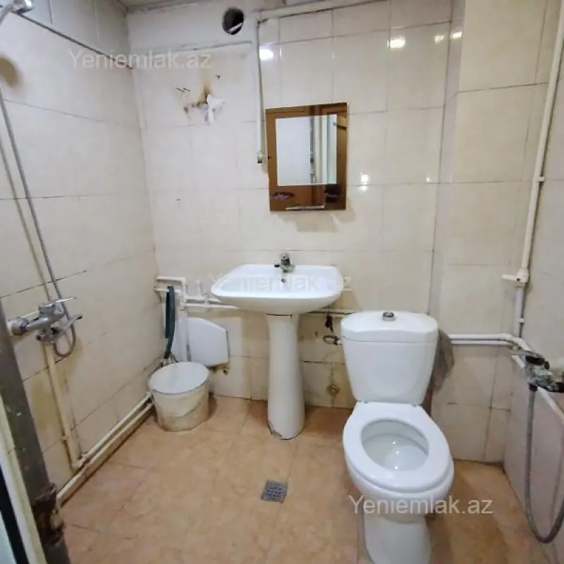 Satılır 2 otaqlı köhnə tikili 60 m²