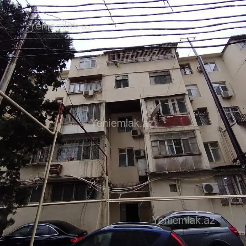 Satılır 2 otaqlı köhnə tikili 60 m²