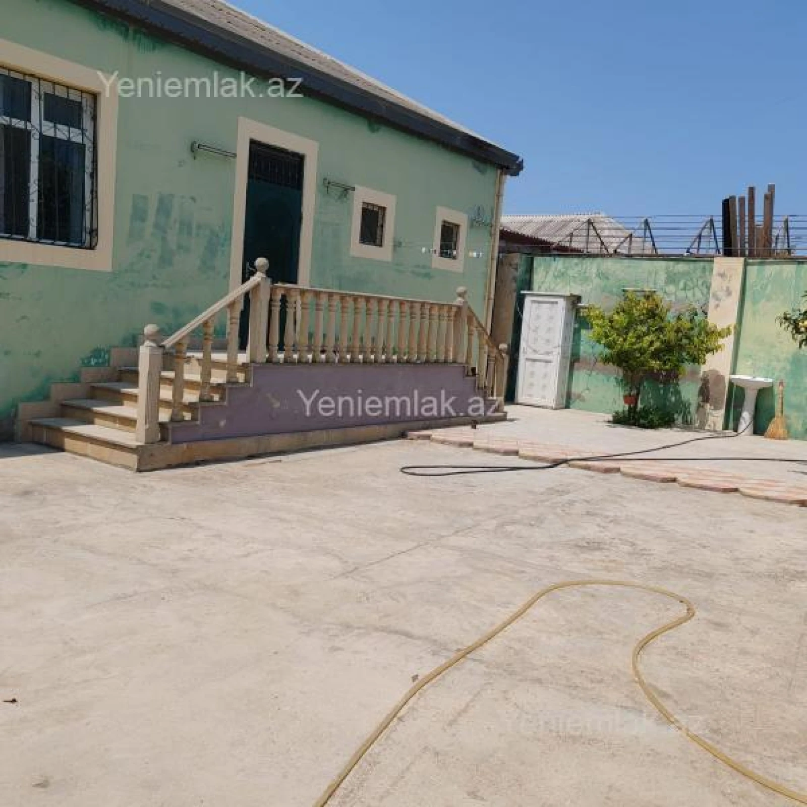 Satılır 4 otaqlı həyət evi 120 m²