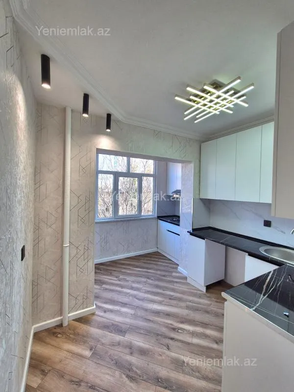 Satılır 3 otaqlı köhnə tikili 74 m²