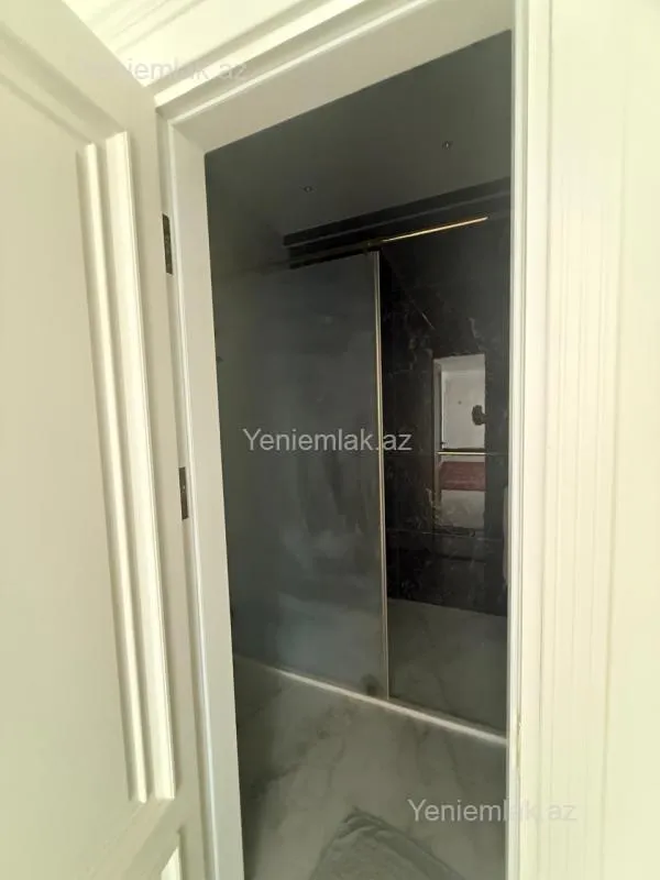 Satılır 4 otaqlı yeni tikili 193 m²