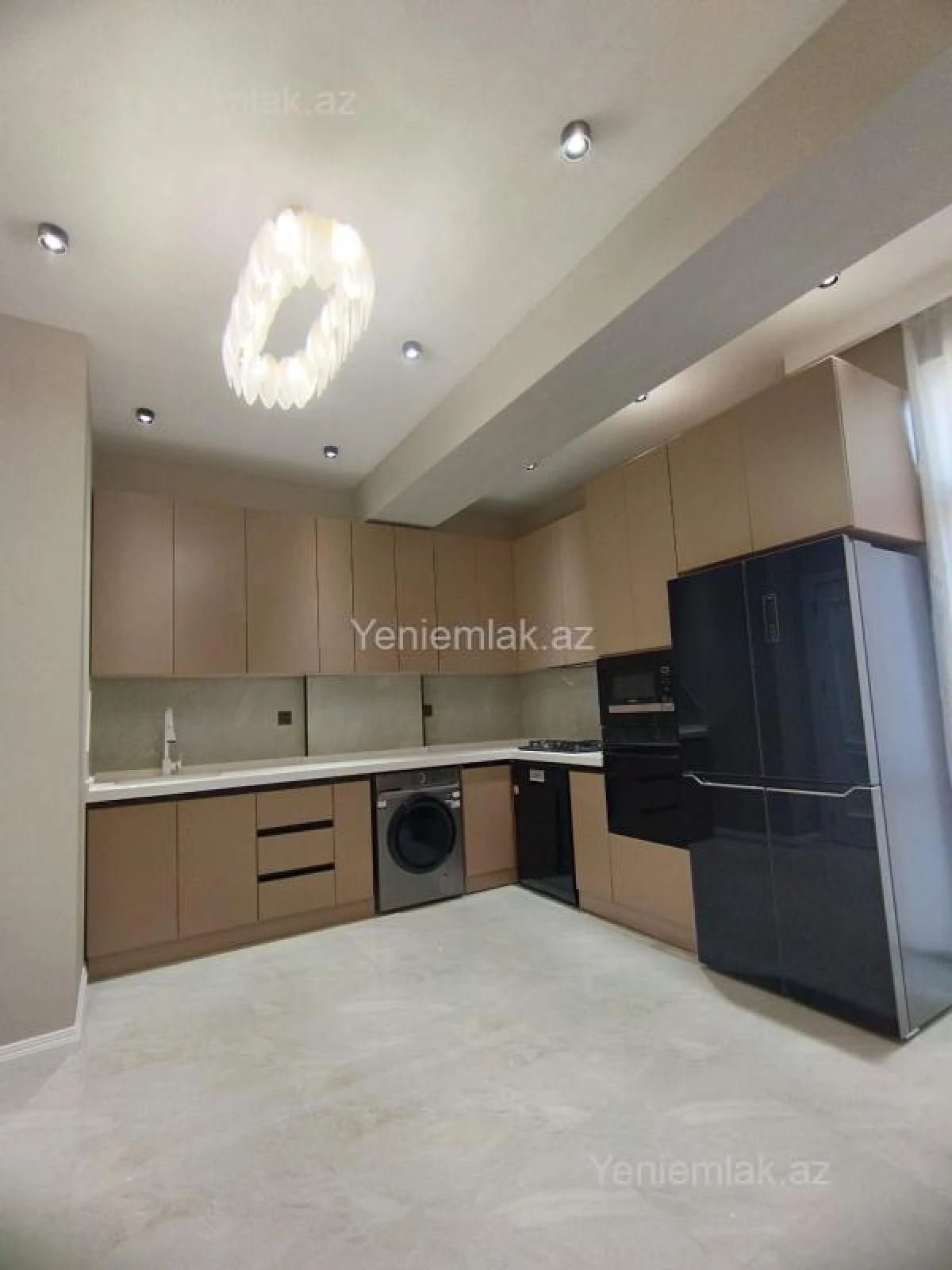 Satılır 4 otaqlı yeni tikili 137 m²