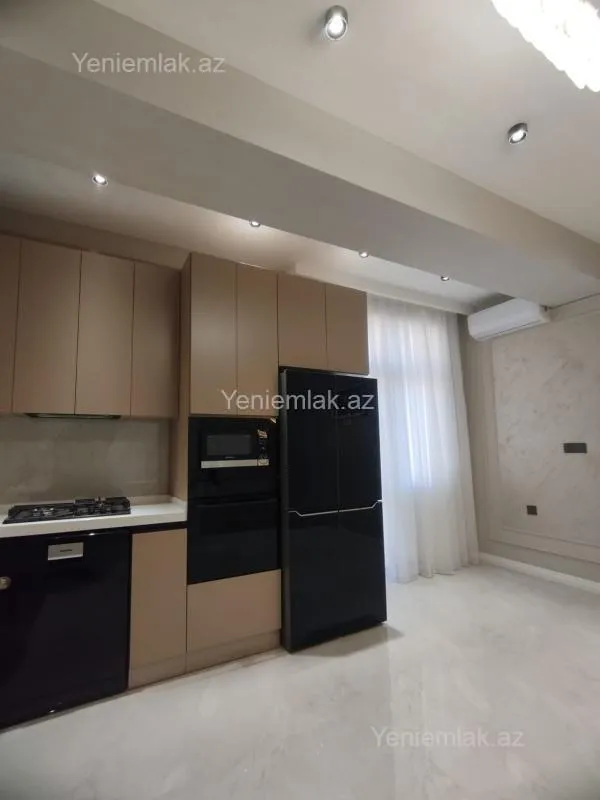 Satılır 4 otaqlı yeni tikili 137 m²