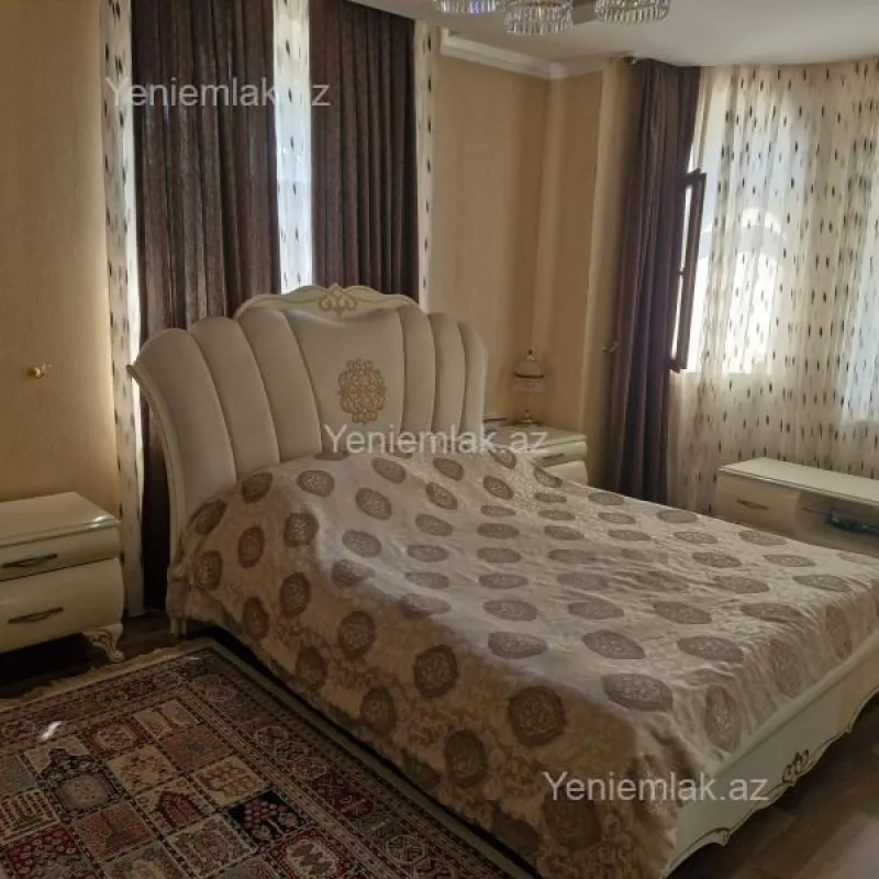 Satılır 8 otaqlı həyət evi 370 m²