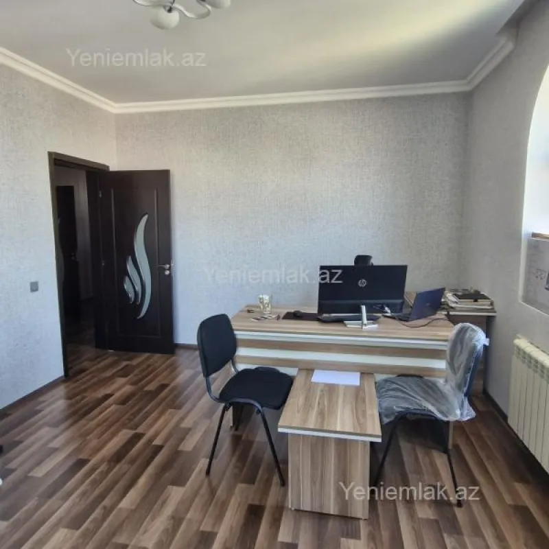Satılır 8 otaqlı həyət evi 370 m²