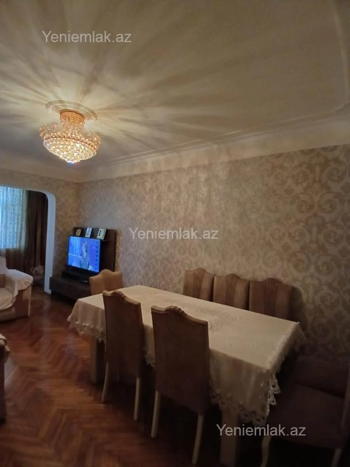 Satılır 4 otaqlı köhnə tikili 110 m²