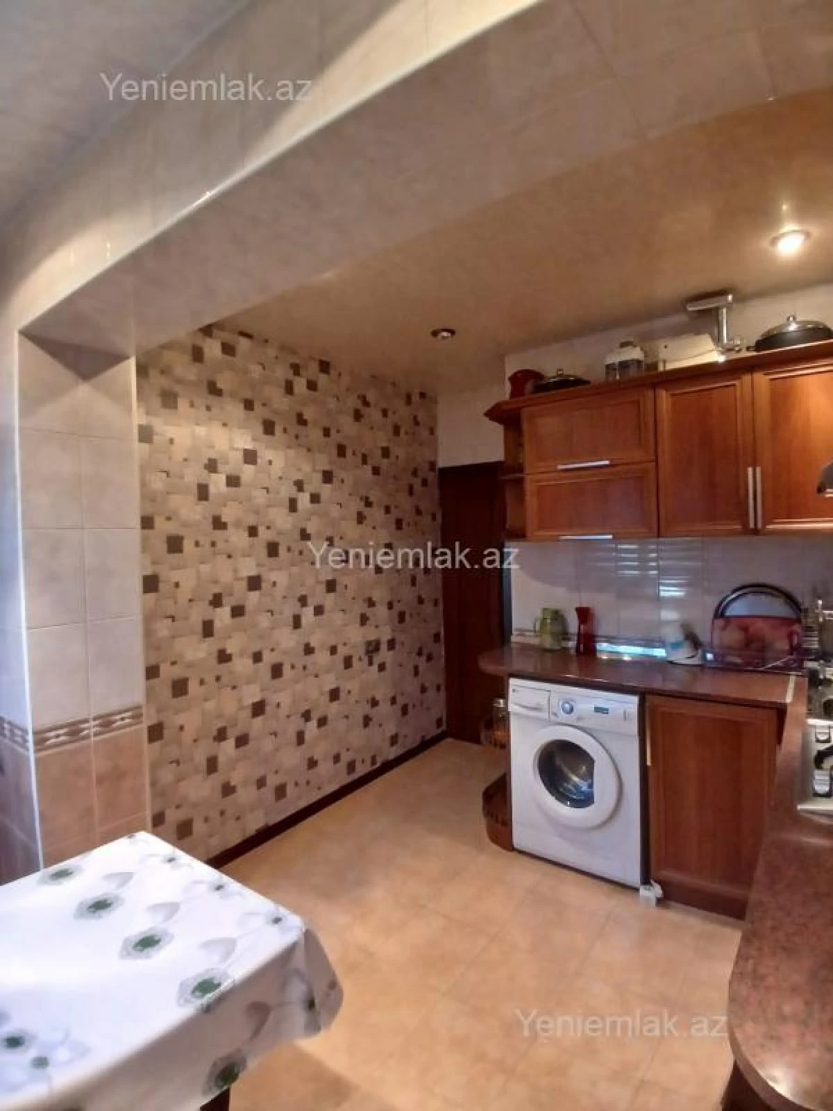 Satılır 4 otaqlı köhnə tikili 110 m²