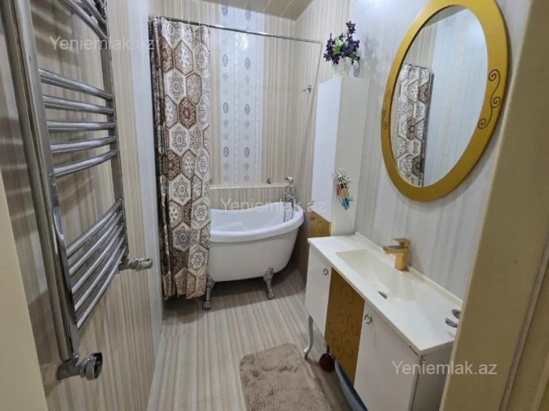 Satılır 3 otaqlı yeni tikili 135 m²