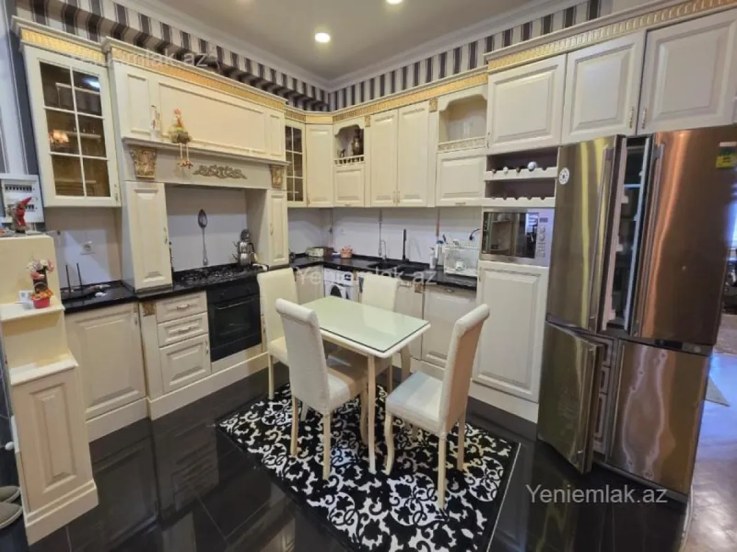 Satılır 3 otaqlı yeni tikili 135 m²