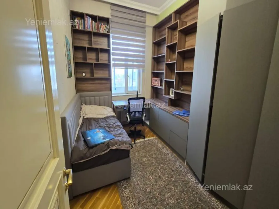 Satılır 3 otaqlı yeni tikili 135 m²