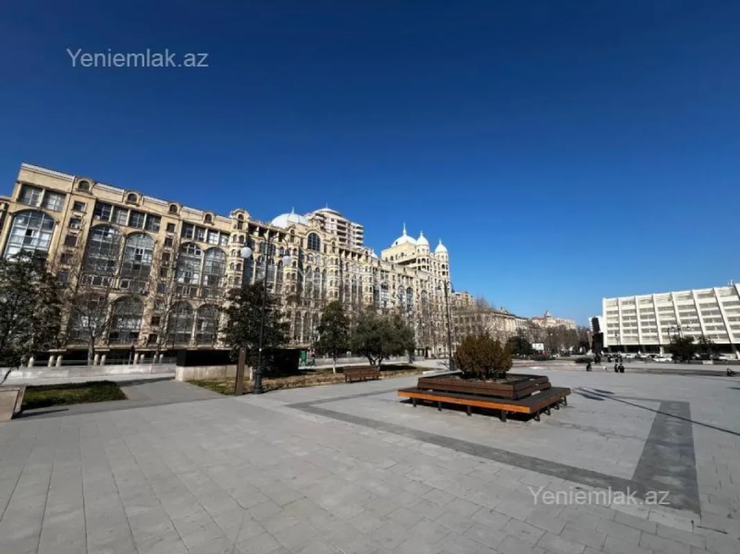 Satılır 3 otaqlı köhnə tikili 104 m²