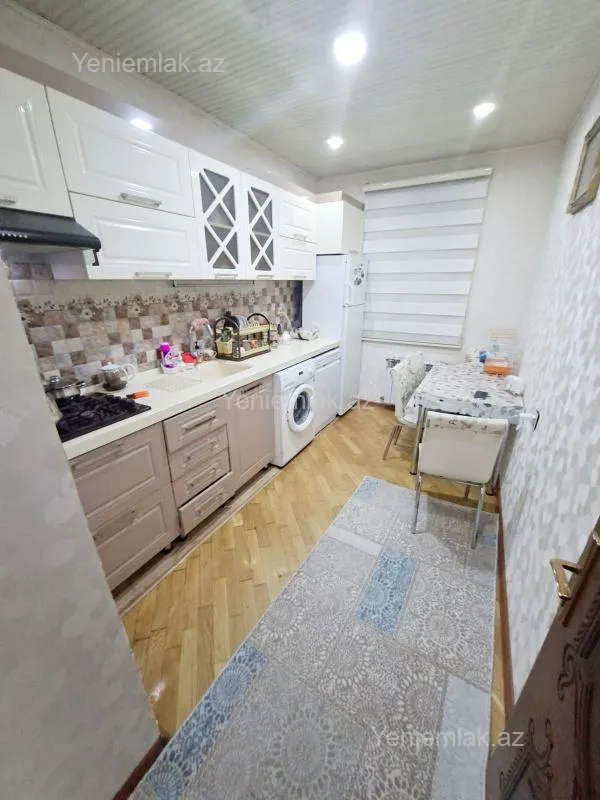 Satılır 3 otaqlı köhnə tikili 80 m²
