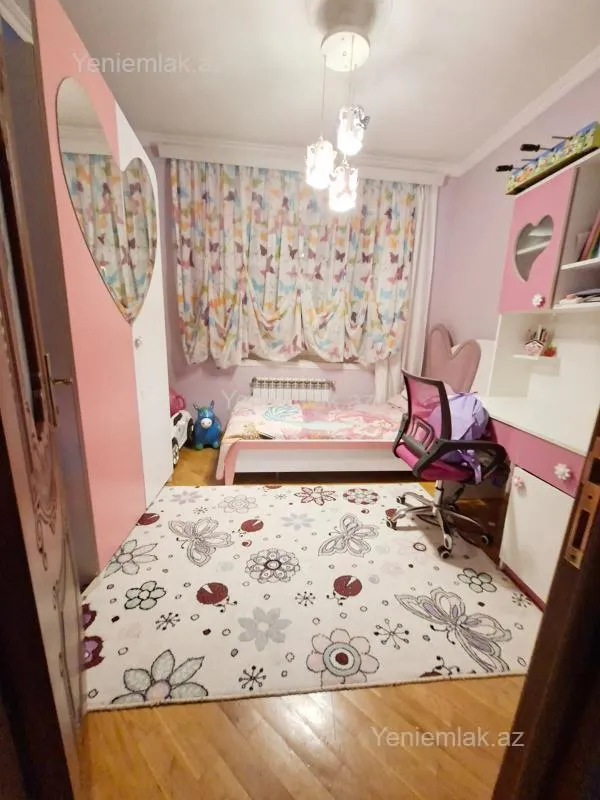 Satılır 3 otaqlı köhnə tikili 80 m²