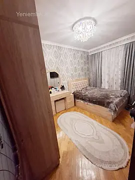 Satılır 3 otaqlı köhnə tikili 80 m²