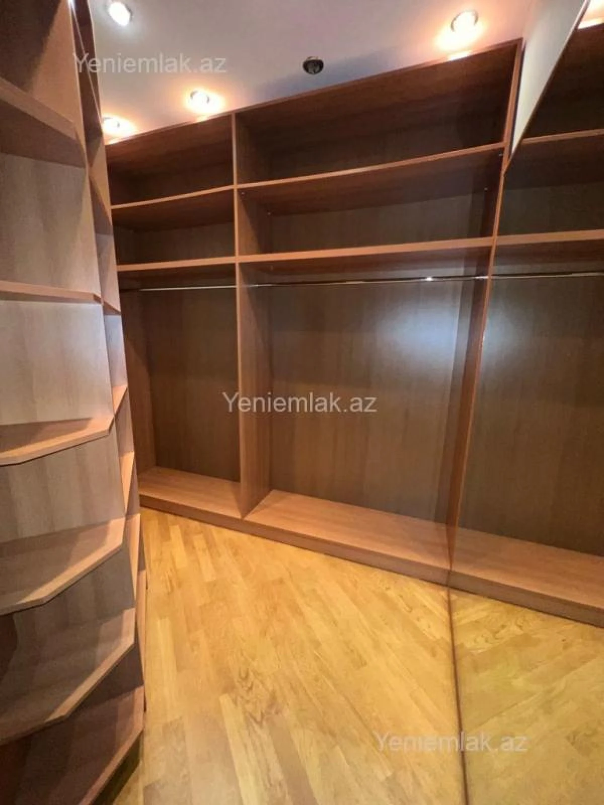 Satılır 4 otaqlı yeni tikili 232 m²