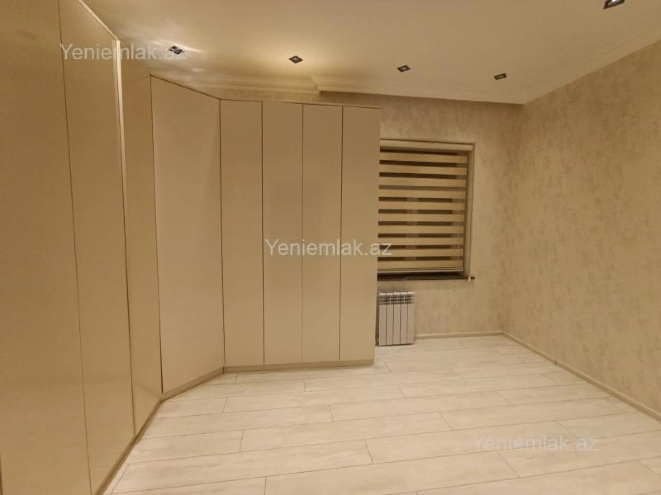 Satılır 5 otaqlı həyət evi 252 m²