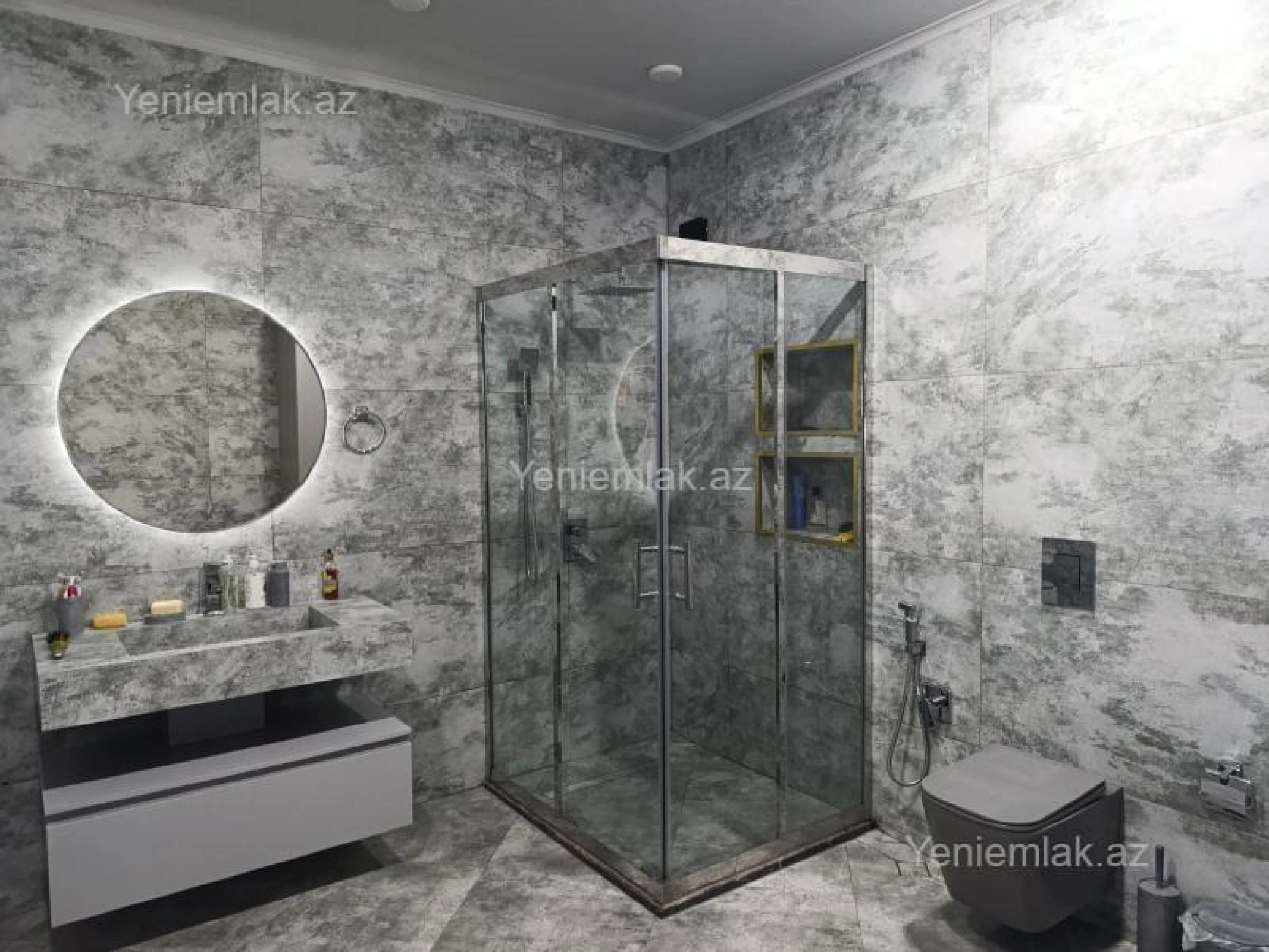 Satılır 5 otaqlı həyət evi 252 m²