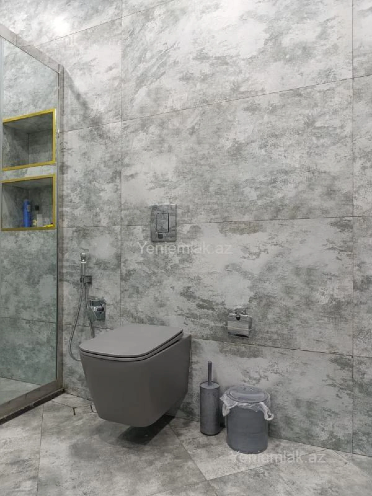 Satılır 5 otaqlı həyət evi 252 m²